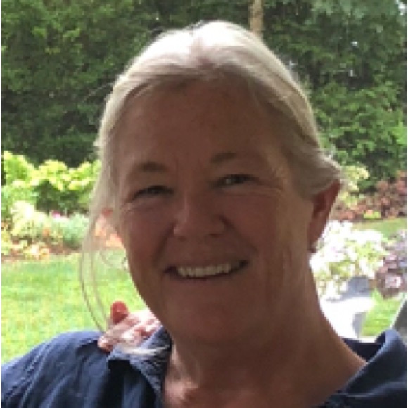 Meet your Posher, Joan - Picture 2 of 4